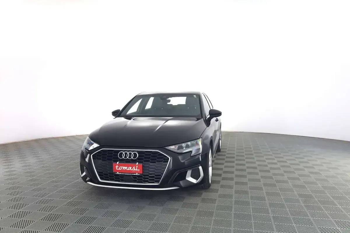 Usata Audi A3 Advanced 116 CV (85 kW) 2023 Nero brillante Berlina