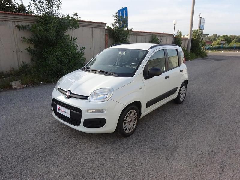 Usata Fiat Panda Lounge 75 CV (55 kW) 2015 Bianco Utilitaria