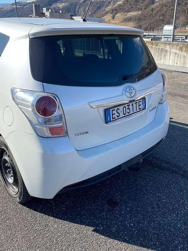 Usata Toyota Verso Active 126 CV (92 kW) 2012 Monovolume