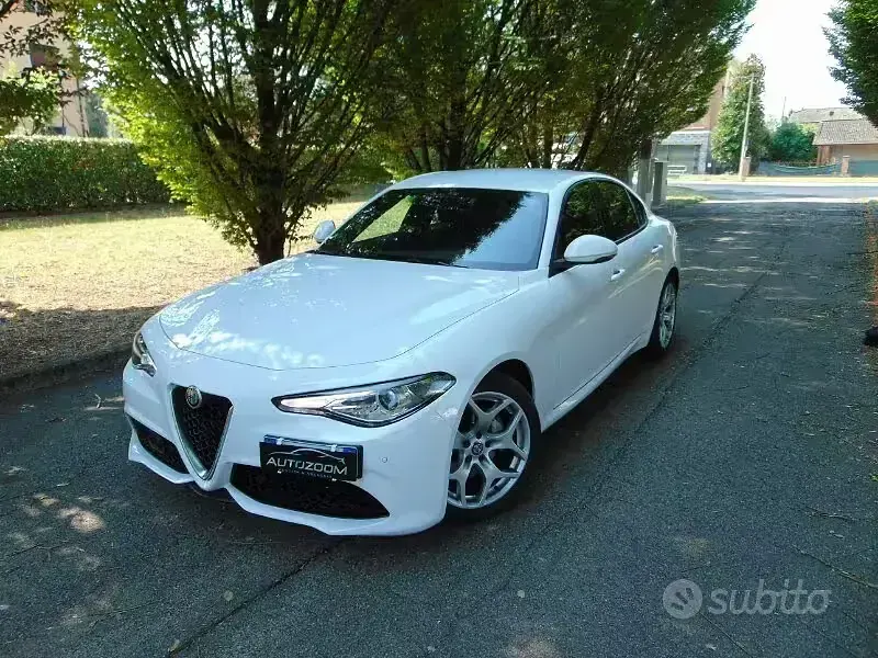 Usata Alfa Romeo Giulia 160 CV (117 kW) 2022 Bianco Berlina