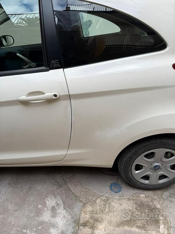 Usata Ford Ka 69 CV (50 kW) 2012 Bianco Utilitaria