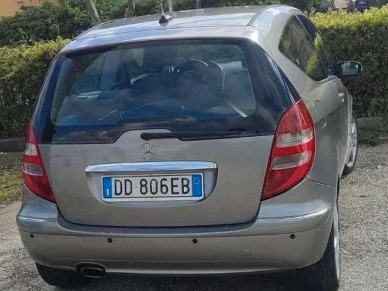 Usata Mercedes A180 Avantgarde 109 CV (80 kW) 2006 Grigio Coupé