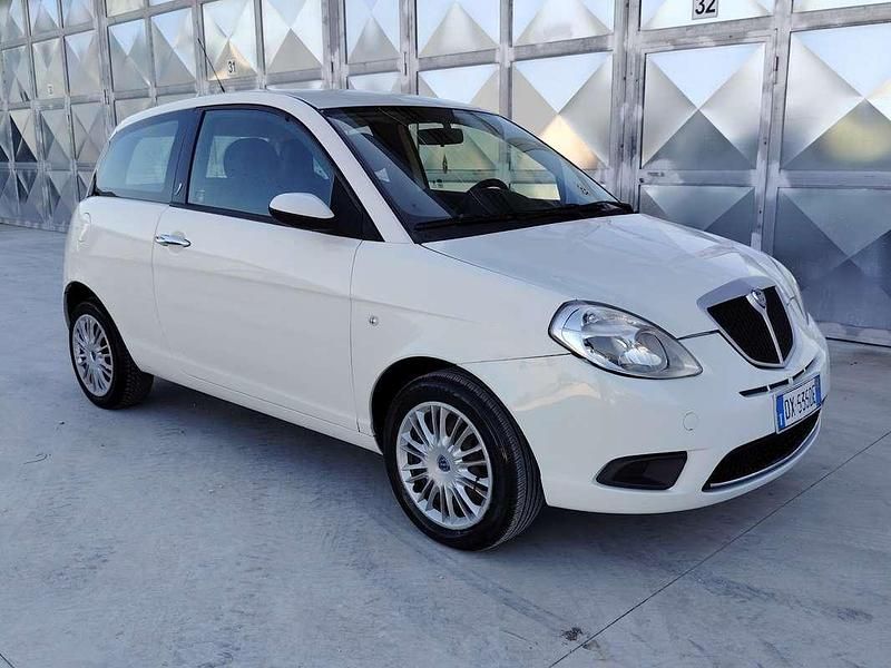 Usata Lancia Ypsilon 75 CV (55 kW) 2009 Utilitaria