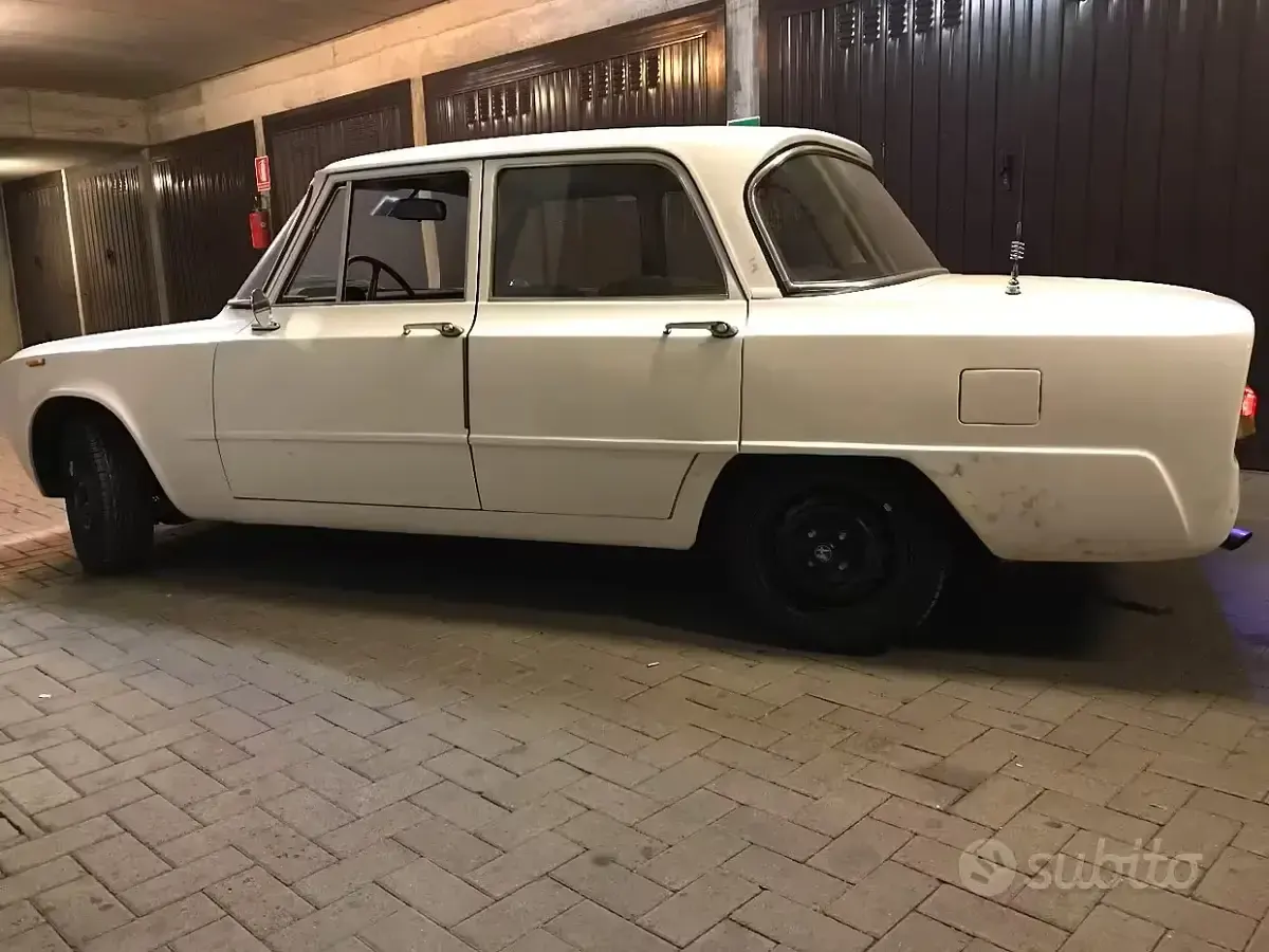 Usata Alfa Romeo Giulia 1300 Super 1970 Bianco Berlina