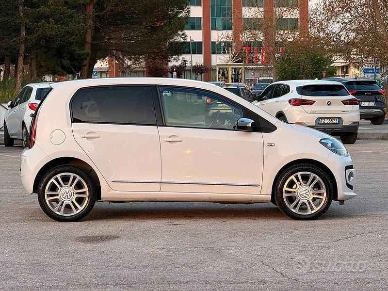 Usata VW up! 67 CV (49 kW) 2013 Bianco Utilitaria