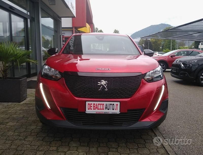 Usata Peugeot 2008 Active 101 CV (74 kW) 2023 Rosso SUV