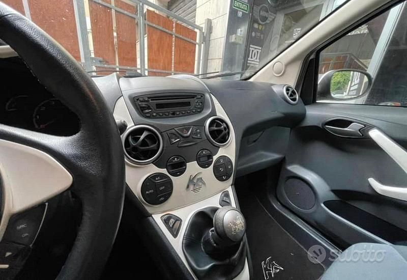 Usata Ford Ka 69 CV (50 kW) 2010 Bianco Berlina