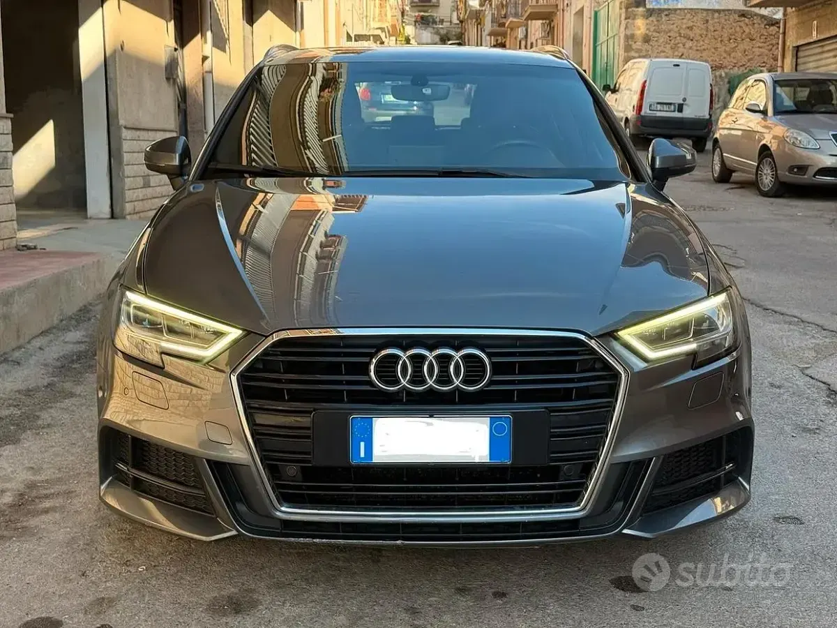 Usata Audi A3 S-Line 116 CV (85 kW) 2019 Grigio Berlina
