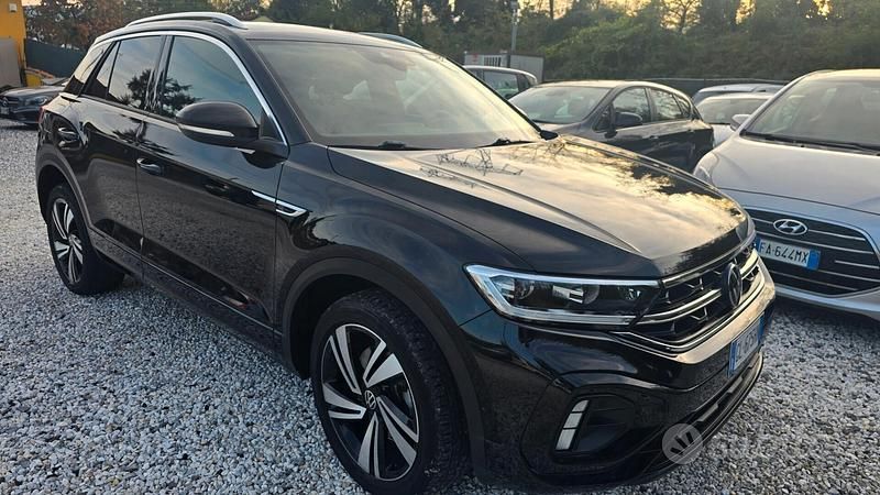 Usata VW T-Roc R-line 150 CV (110 kW) 2023 Nero SUV