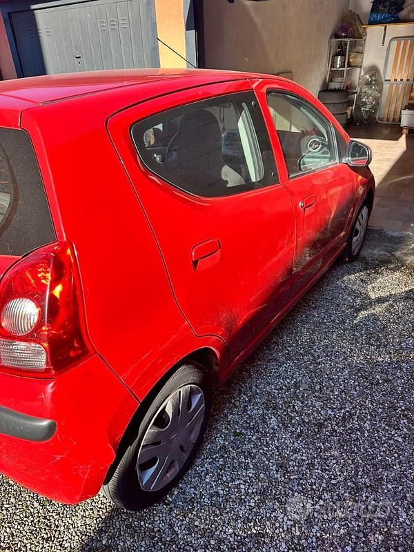 Usata Nissan Pixo 2011 Rosso Utilitaria