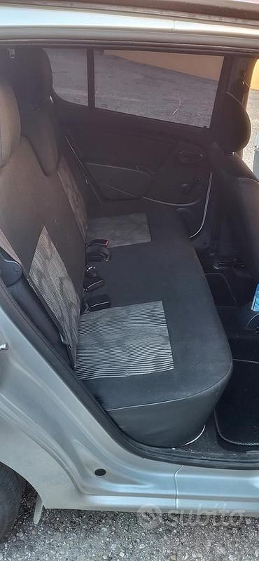 Usata Dacia Sandero 75 CV (55 kW) 2009 Grigio Berlina