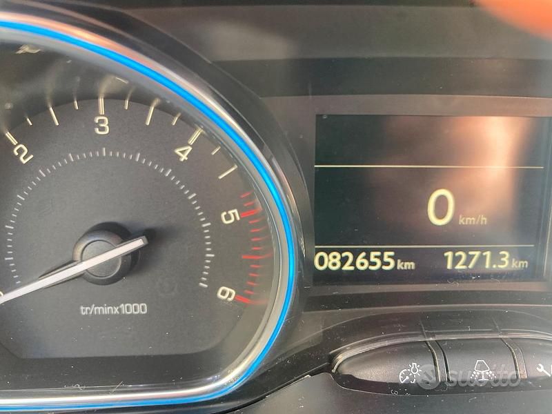 Usata Peugeot 2008 100 CV (73 kW) 2019 Grigio SUV