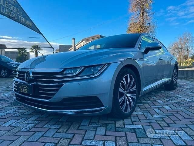 Usata VW Arteon Sport 190 CV (139 kW) 2019 Grigio Utilitaria