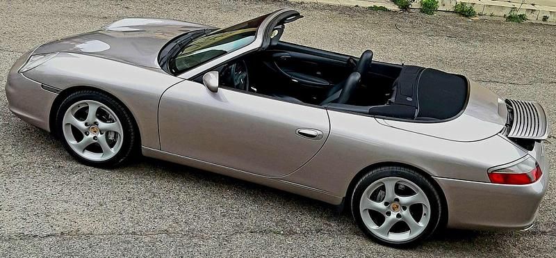 Usata Porsche 911 Carrera 4 Cabriolet 320 CV (235 kW) 2002 Grigio Cabrio