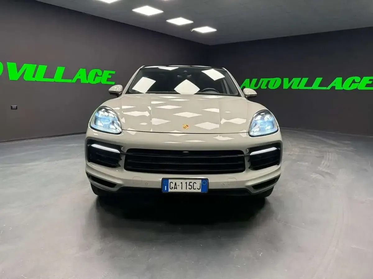 Usata Porsche Cayenne Coupe 340 CV (250 kW) 2020 Grigio Coupé