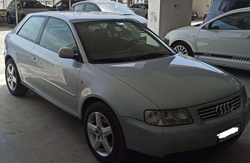 Usata Audi A3 Ambiente 125 CV (91 kW) 1998 Argento Utilitaria