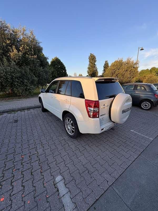 Usata Suzuki Grand Vitara 129 CV (94 kW) 2012 Bianco SUV
