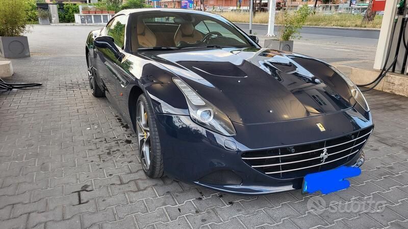 Blu Usata 2015 Ferrari California Cabrio | 127.000 € (Buon prezzo) - Immagine 1/4