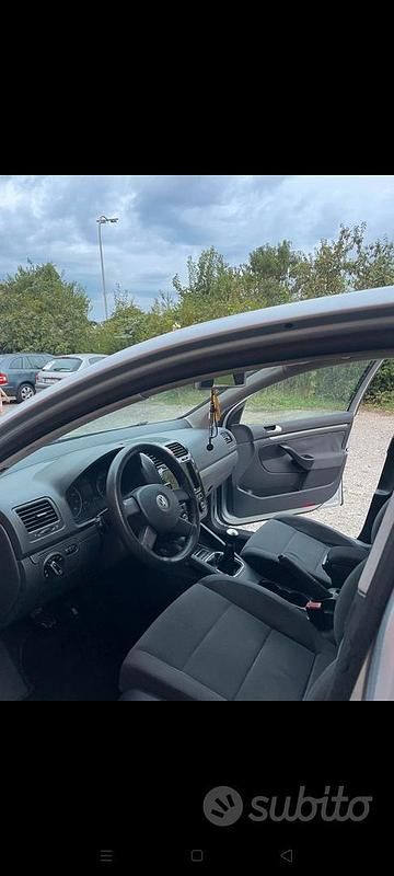 Usata VW Golf V 115 CV (84 kW) 2004 Utilitaria