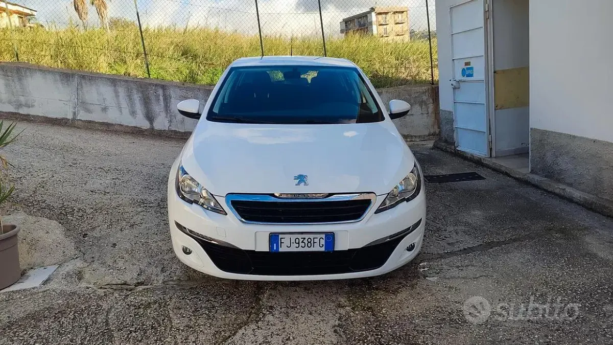 Usata Peugeot 308 99 CV (72 kW) 2018 Bianco Berlina