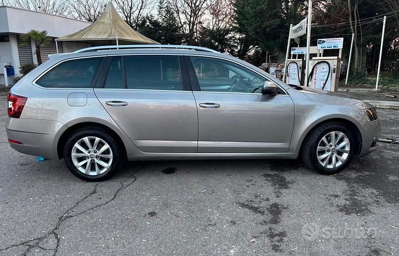 Usata Skoda Octavia G-TEC 110 CV (80 kW) 2018 Grigio Station wagon