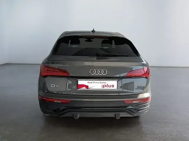 Usata Audi Q5 Sportback S-line plus 204 CV (150 kW) 2025 Grigio SUV