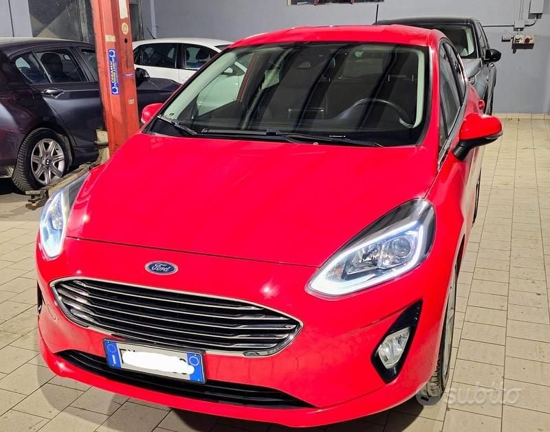 Usata Ford Fiesta Titanium 86 CV (63 kW) 2019 Rosso Berlina