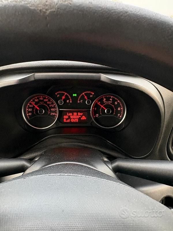 Usata Fiat Doblò Easy 120 CV (88 kW) 2018 Bianco Monovolume