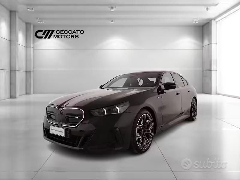 Usata BMW i5 Sport Line 442 kW (601 CV) 2024 Nero Berlina