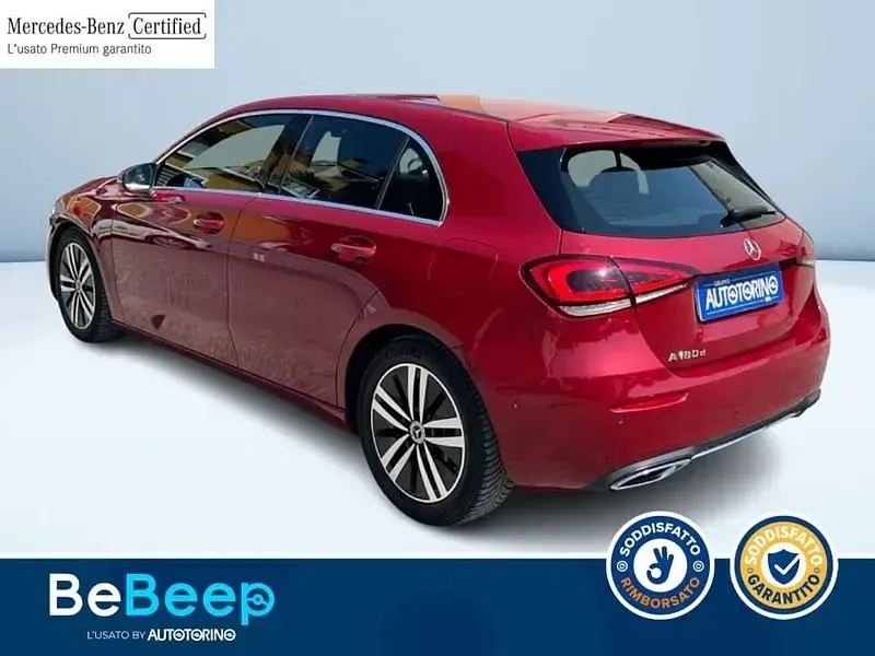 Usata Mercedes A180 116 CV (85 kW) 2023 Rosso metallizzato Berlina