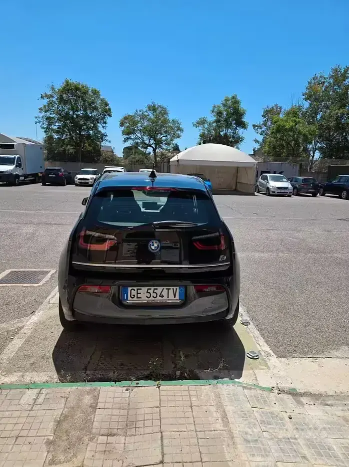 Usata BMW i3 75 kW (102 CV) 2021 Grigio Utilitaria