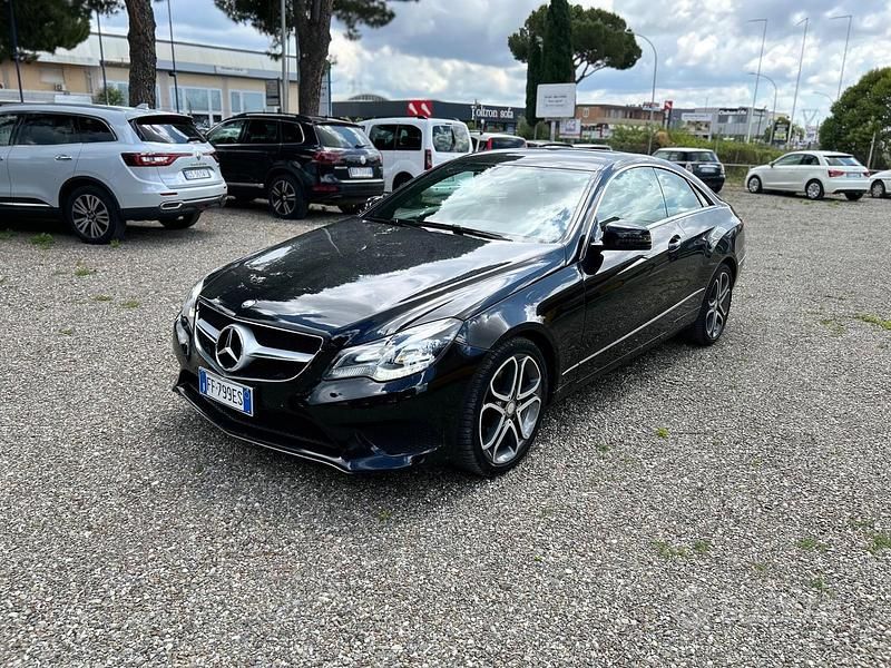 Usata Mercedes E220 170 CV (125 kW) 2016 Nero Coupé
