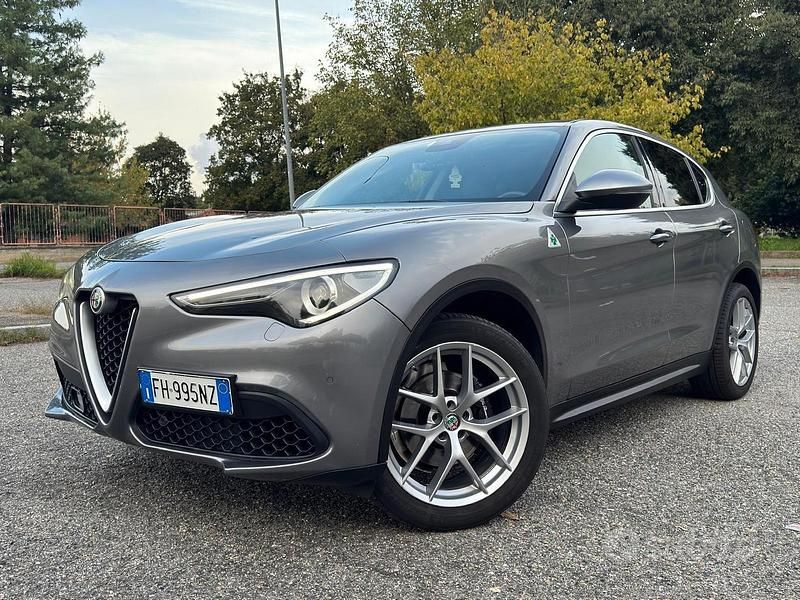 Grigio Usata 2017 Alfa Romeo Stelvio SUV | 20.500 € (Ottimo prezzo) - Immagine 1/4