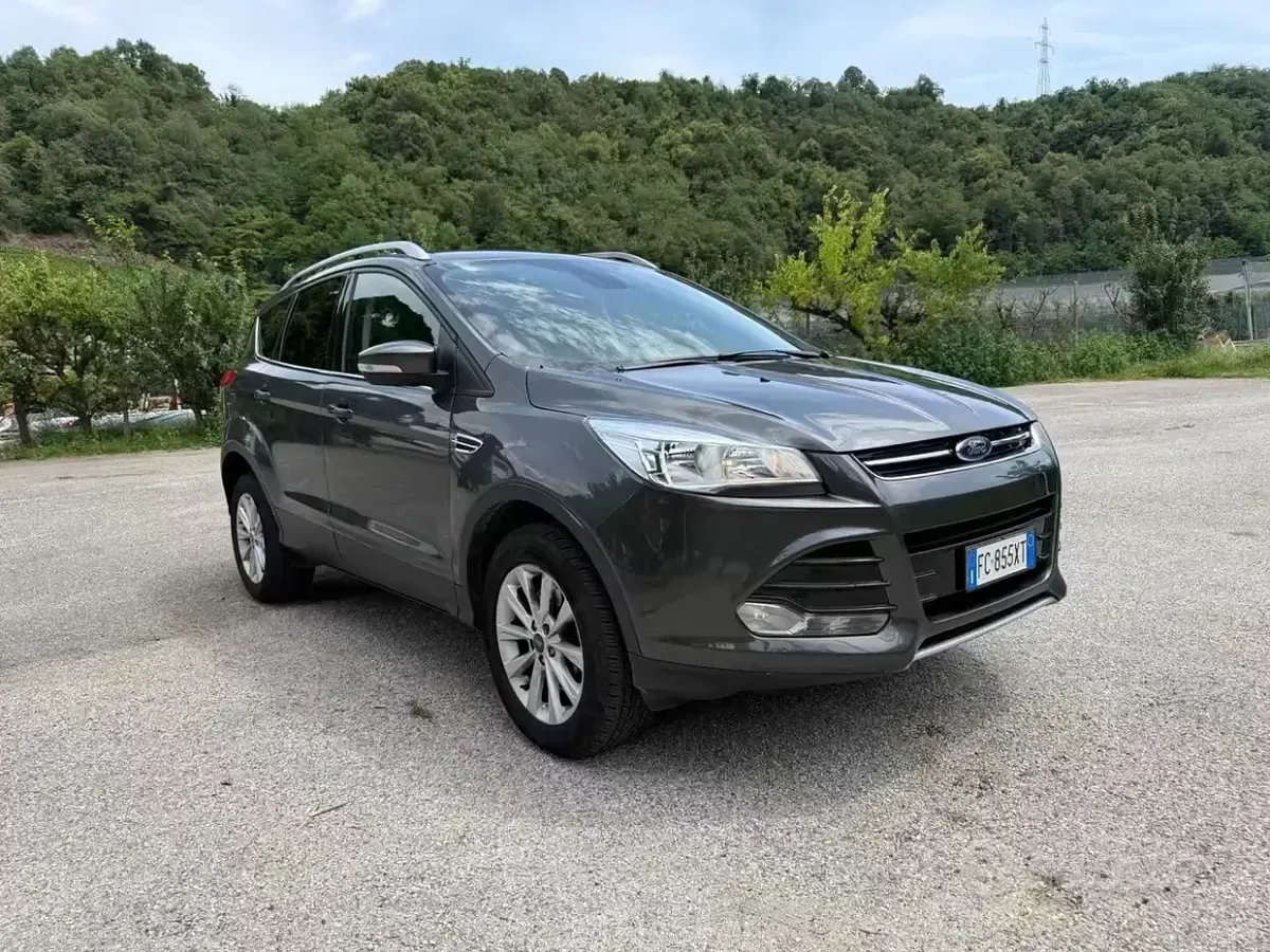 Usata Ford Kuga Vignale 150 CV (110 kW) 2016 Grigio SUV