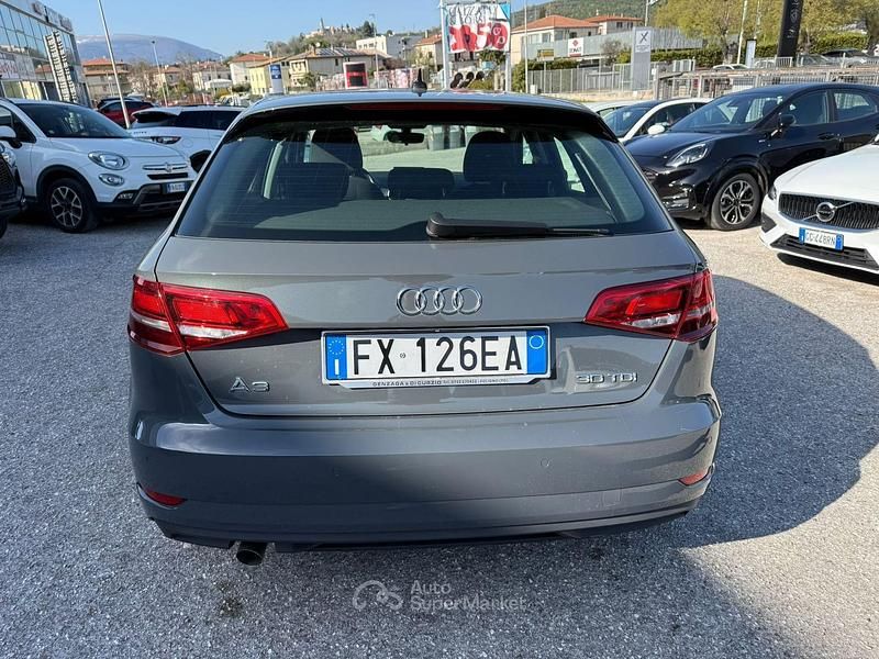 Usata Audi A3 116 CV (85 kW) 2019 Argento Berlina