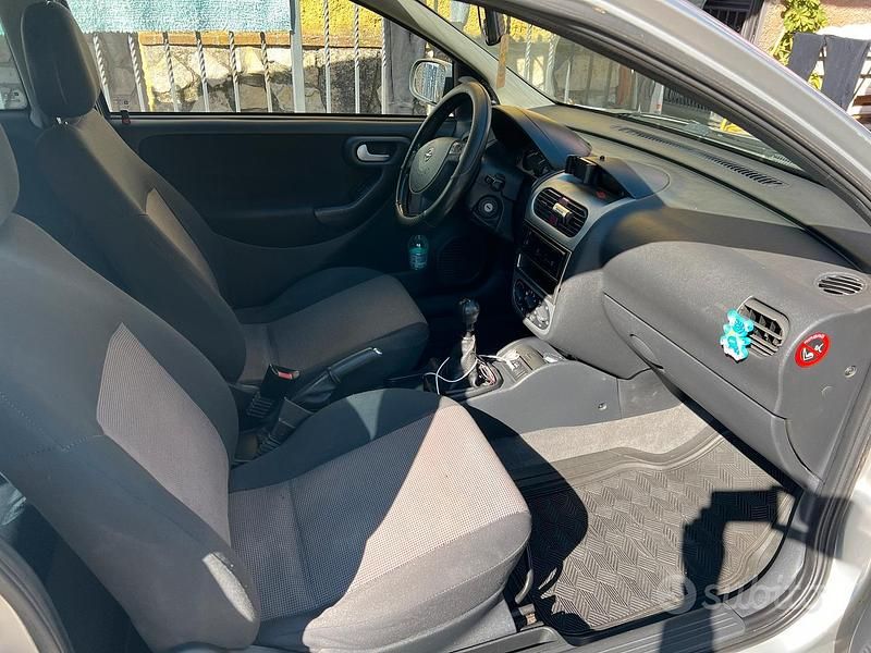 Occasion Opel Corsa 69 ch (50 kW) 2006 Gris Citadine