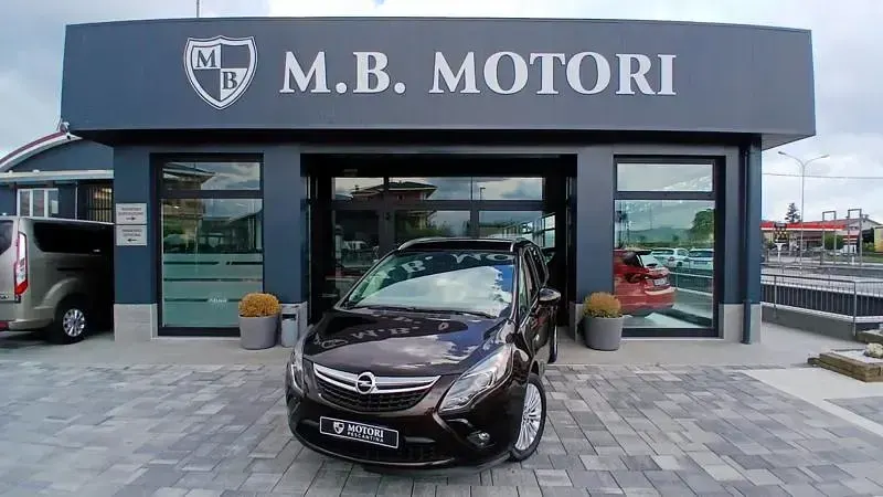 Usata Opel Zafira Tourer Cosmo 136 CV (100 kW) 2015 Mahogany brown Monovolume