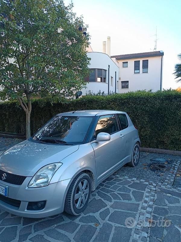 Usata Suzuki Swift 2008 Grigio Utilitaria