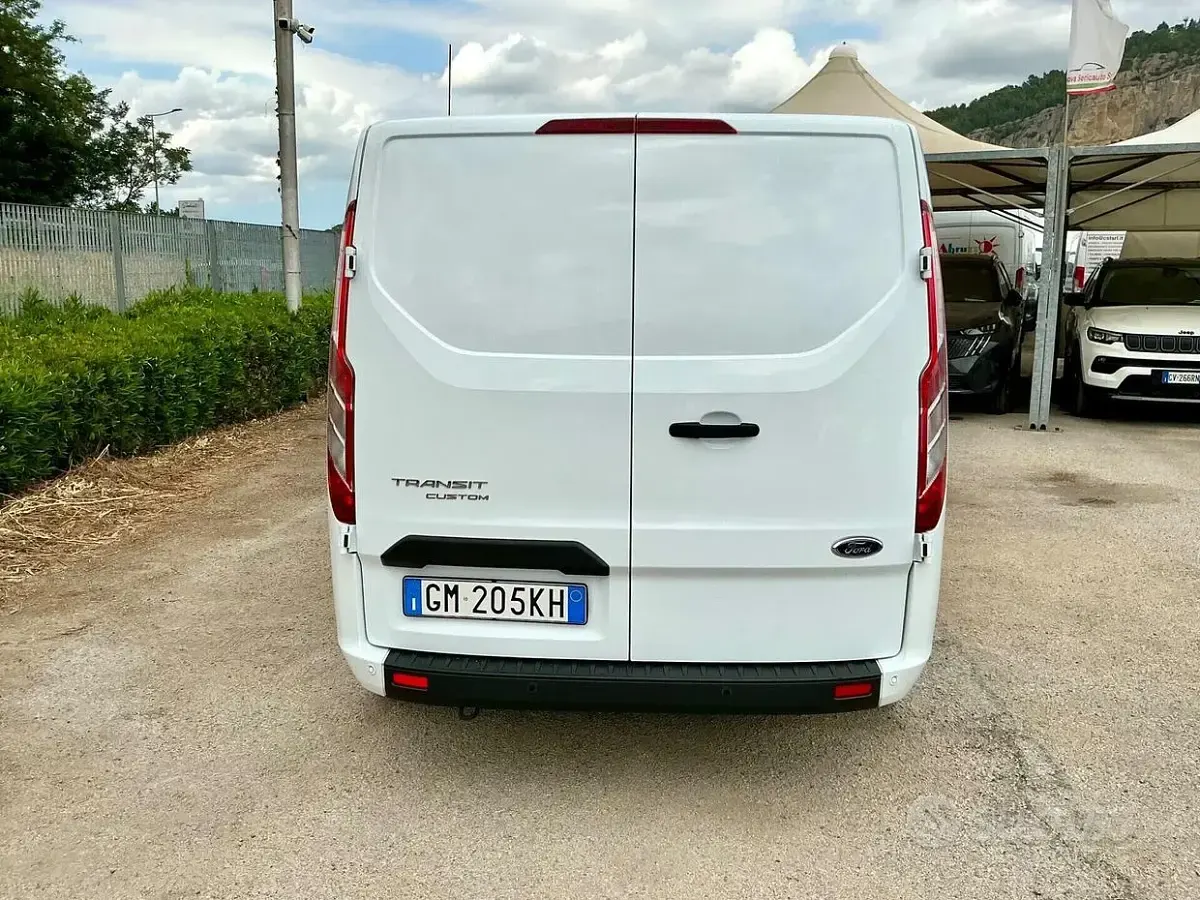 Usata Ford 300 Trend 130 CV (95 kW) 2023 Bianco SUV