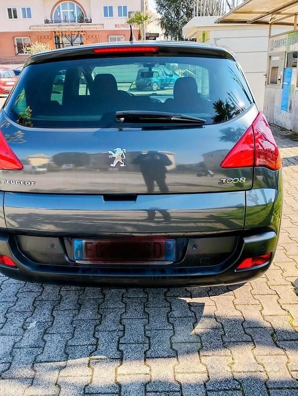 Usata Peugeot 3008 Premium 109 CV (80 kW) 2011 Grigio Station wagon