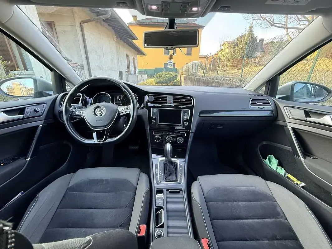 Usata VW Golf VII Highline 110 CV (80 kW) 2016 Berlina