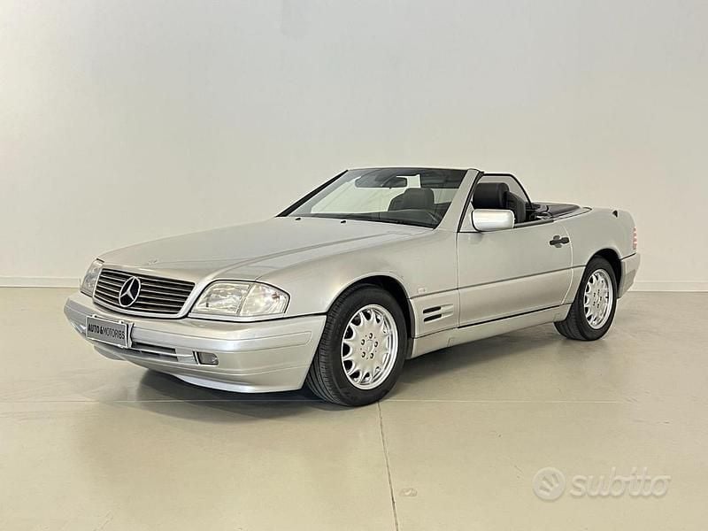 Usata Mercedes SL320 231 CV (169 kW) 2000 Grigio Cabrio