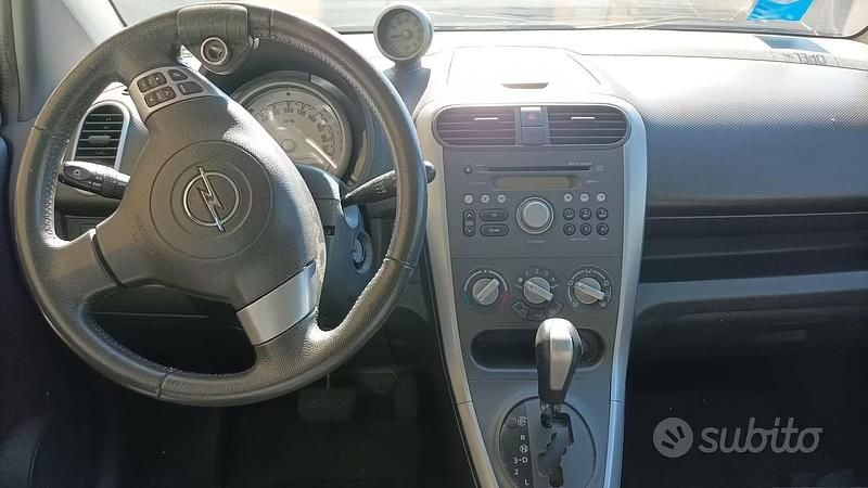 Usata Opel Agila 86 CV (63 kW) 2012 Bianco Utilitaria