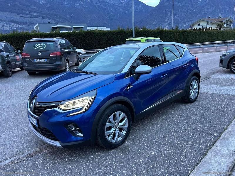 Usata Renault Captur Intens 95 CV (69 kW) 2021 Blu/azzurro SUV