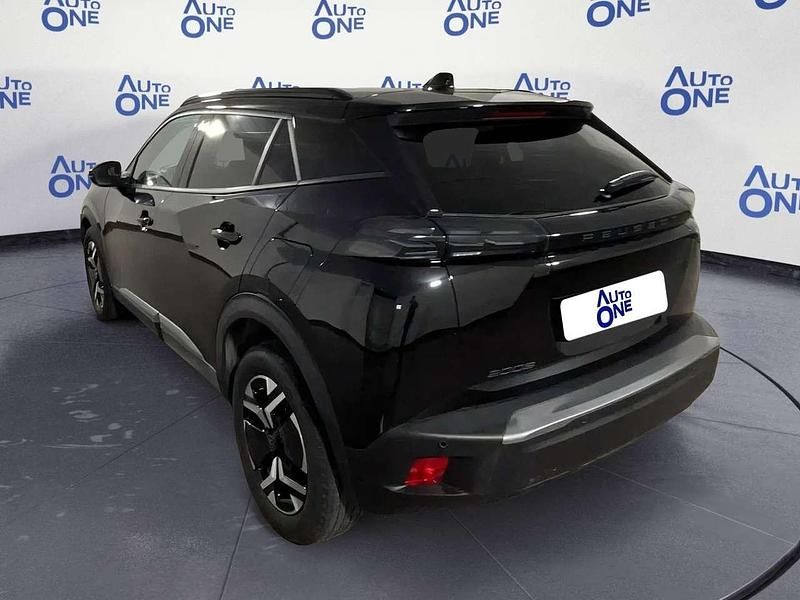 Usata Peugeot 2008 Allure 101 CV (74 kW) 2025 Nero SUV