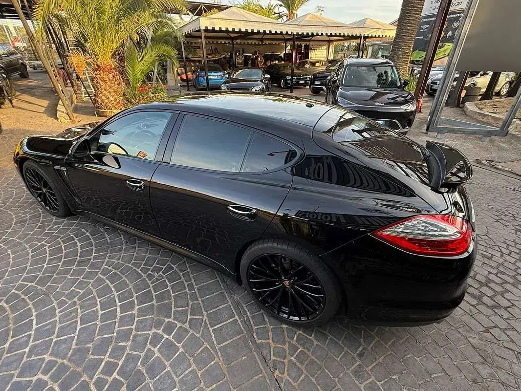 Usata Porsche Panamera 299 CV (219 kW) 2012 Nero Utilitaria