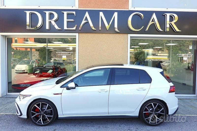 Usata VW Golf VIII GTI 245 CV (180 kW) 2023 Bianco metallizzato Berlina