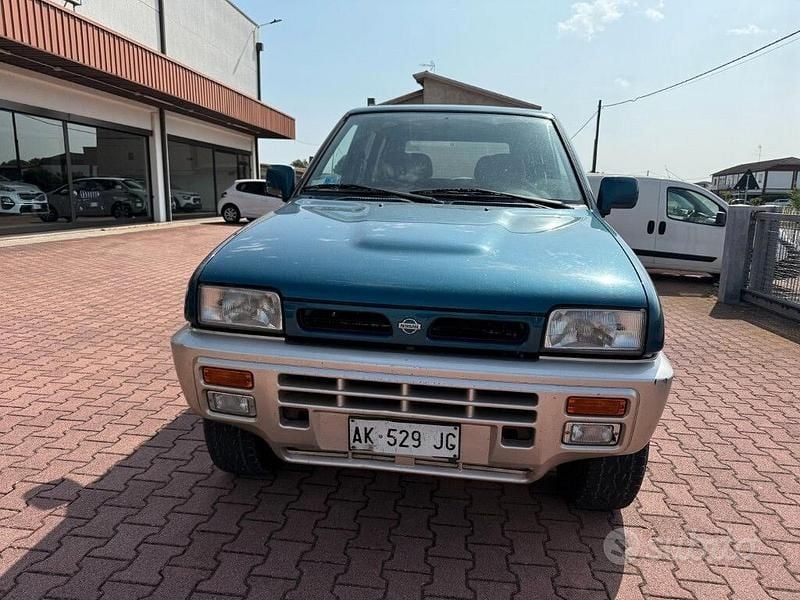 Usata Nissan Terrano SE 101 CV (74 kW) 1996 Blu/azzurro SUV