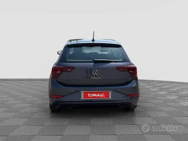 Usata VW Polo Life 95 CV (69 kW) 2023 Grigio Utilitaria