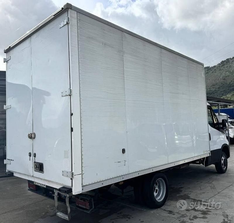 Usata Iveco Daily 136 CV (100 kW) 2018 Bianco(met.) Cabrio